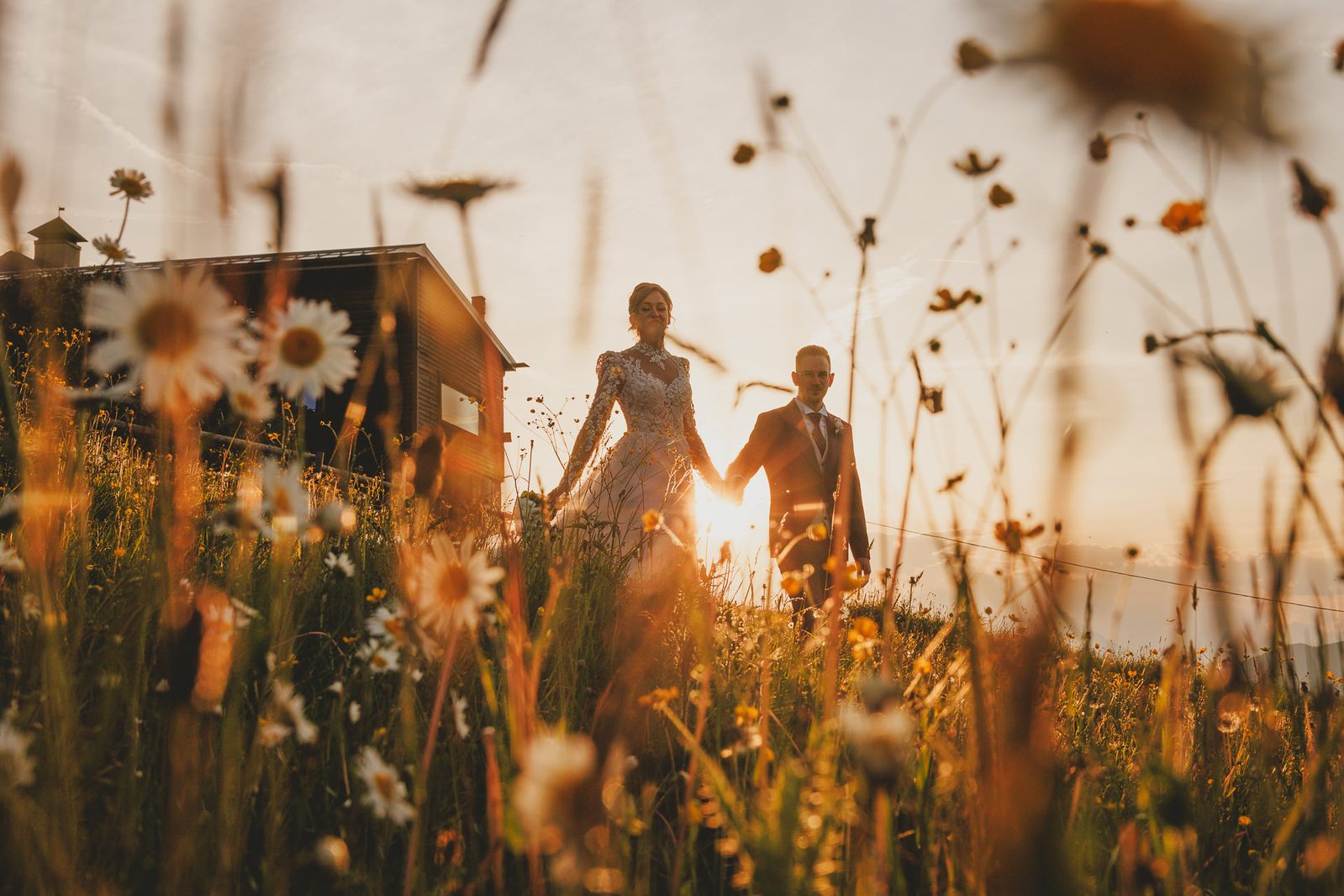 Fotografia di sposi al tramonto